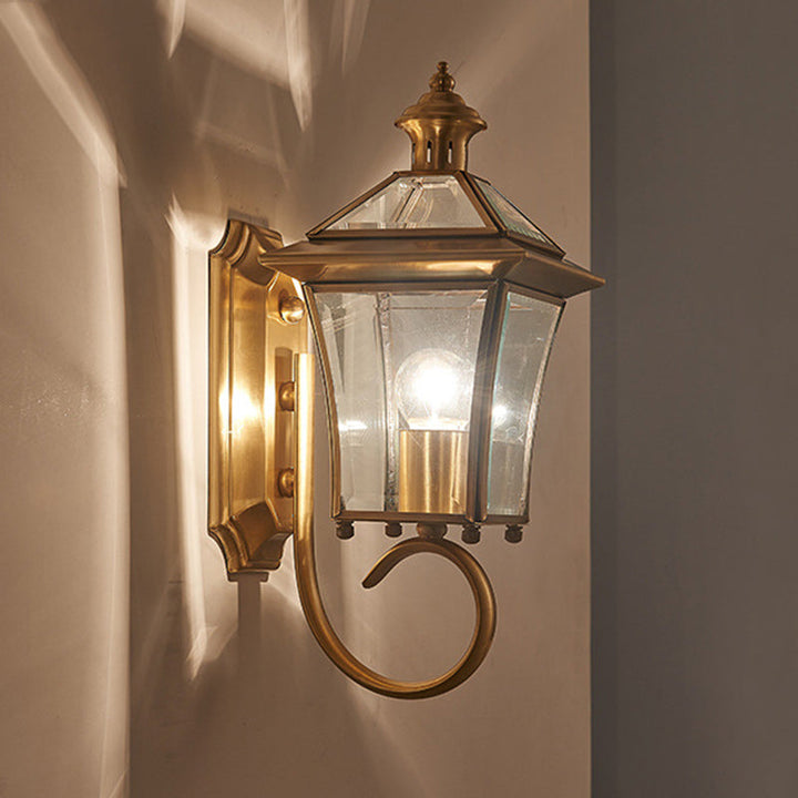 Tradisjonell europeisk trapezoid kobberglass 1-lys vegglampe for hage | Skanto