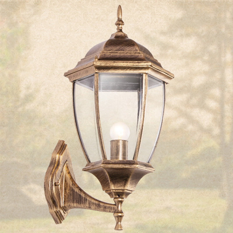 Moderne, vanntett, sekskantet vegglampe i retrostil laget av aluminium med frostet klart glass og burdesign for terrassen