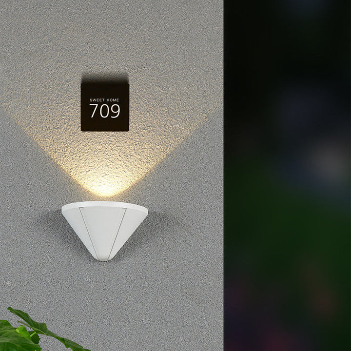 Moderne Minimalistisk Vanntett Trekant Halvsirkel Støpt Aluminium PC LED Vegglampe For Utendørs Patio | Skanto