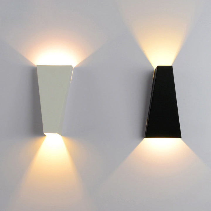 Moderne Minimalistisk Vanntett Trapezoidal Aluminium Trykk LED Utendørs Vegglampe For Utendørs Patio | Skanto