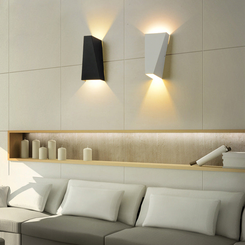 Moderne Minimalistisk Vanntett Trapezoidal Aluminium Trykk LED Utendørs Vegglampe For Utendørs Patio | Skanto