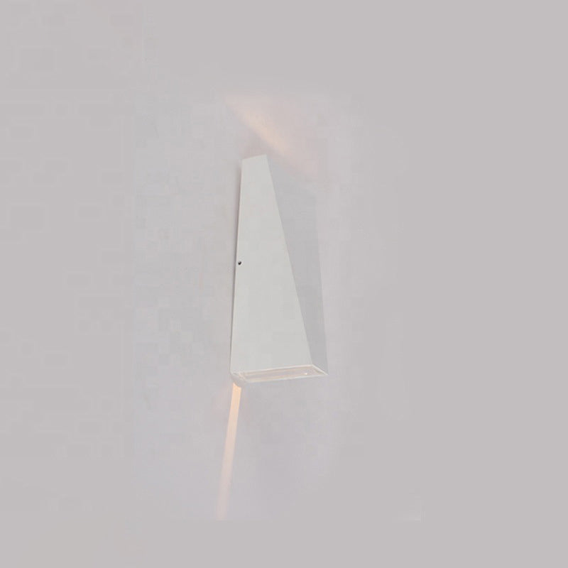 Moderne Minimalistisk Vanntett Trapezoidal Aluminium Trykk LED Utendørs Vegglampe For Utendørs Patio | Skanto