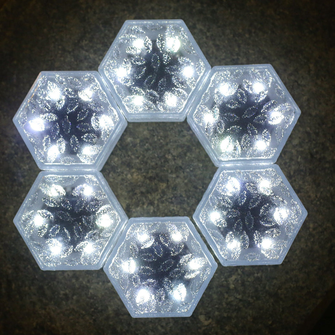 Moderne minimalistisk solarpanel vanntett hexagonal isflis ABS PVC LED plengelampe for utendørs terrasse | Skanto