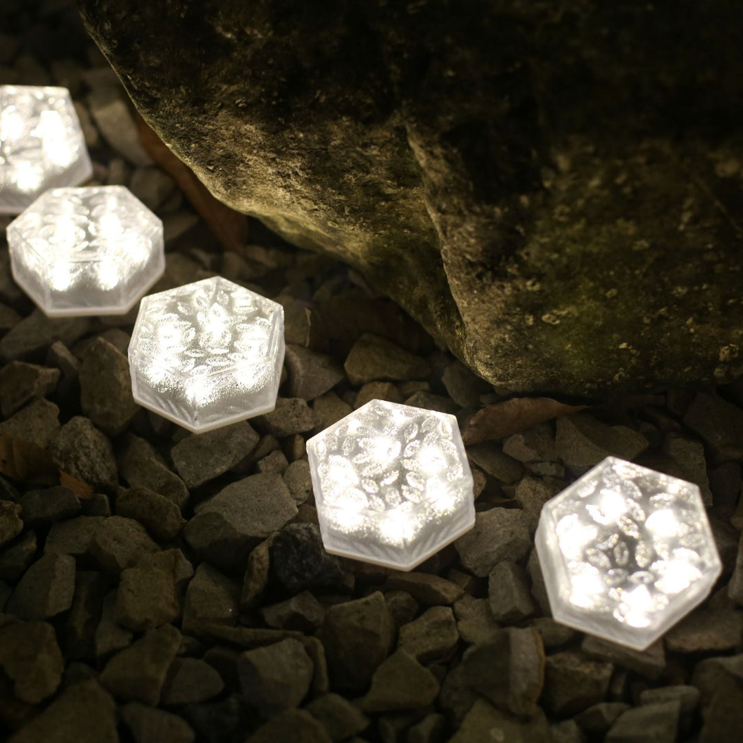 Moderne minimalistisk solarpanel vanntett hexagonal isflis ABS PVC LED plengelampe for utendørs terrasse | Skanto