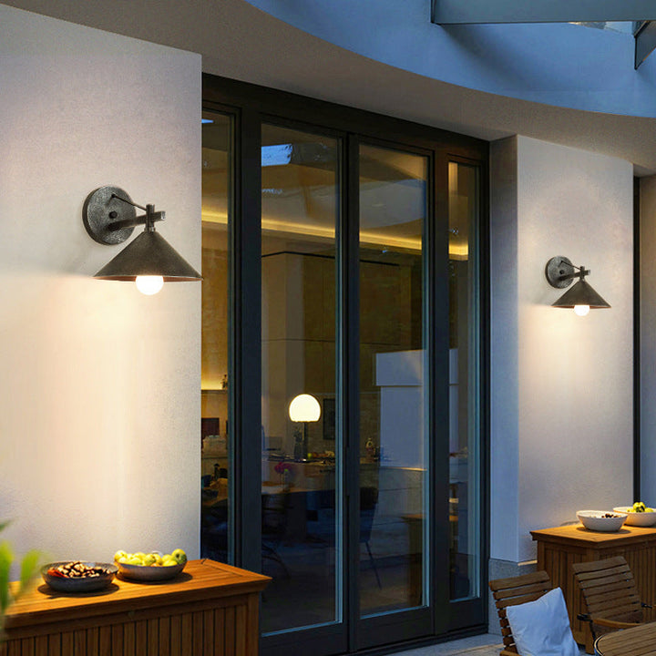 Moderne nordisk geometrisk kjegleformet vegglampe i jern med én lyskilde, vanntett, for utendørs bruk, for hagen