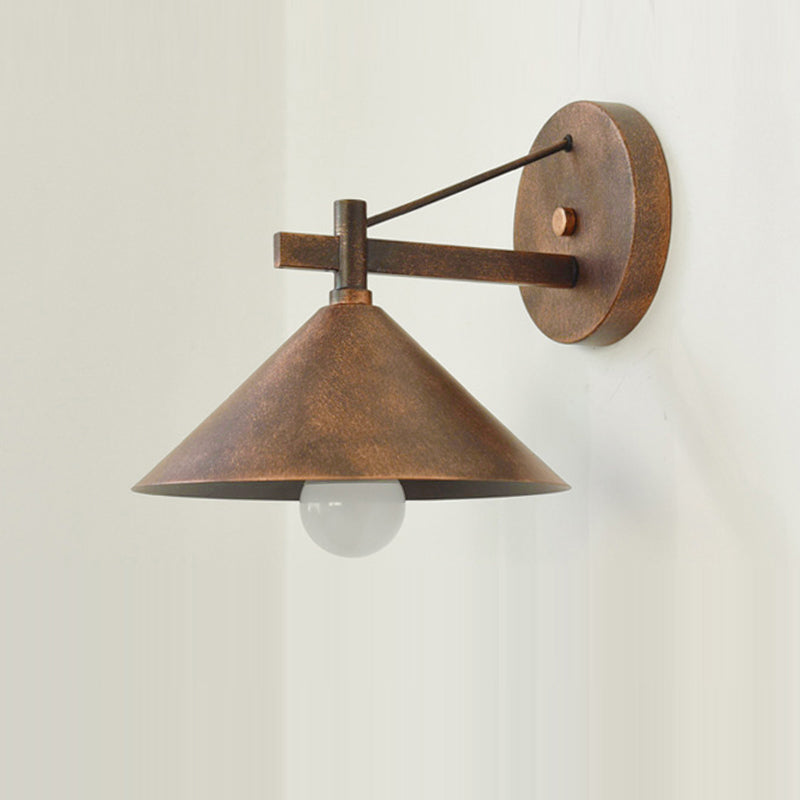 Moderne nordisk geometrisk kjegleformet vegglampe i jern med én lyskilde, vanntett, for utendørs bruk, for hagen