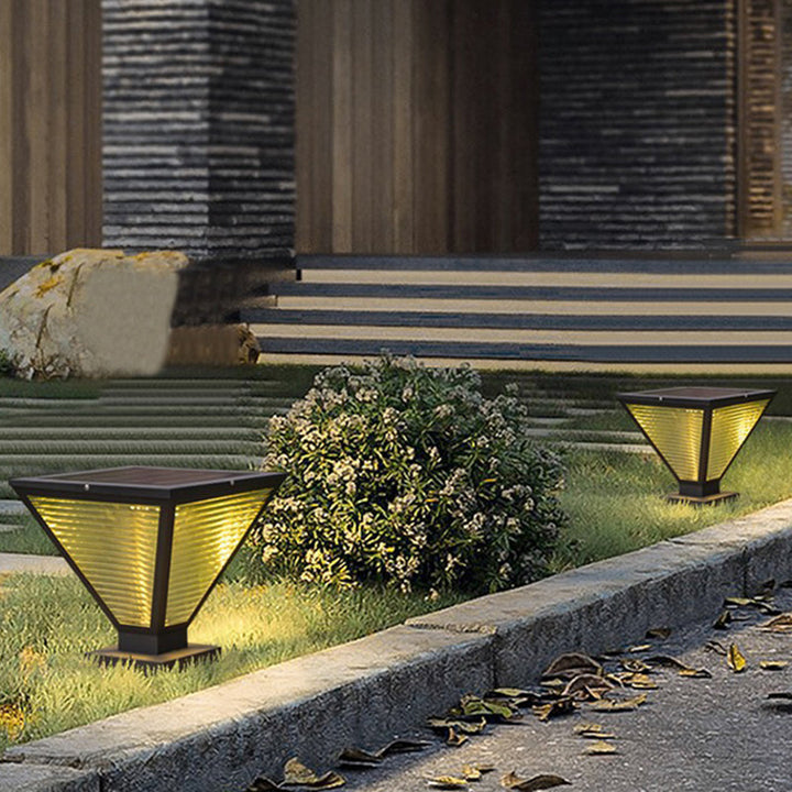 Moderne Minimalistisk Solvannslippende Firkantet Prismatic Rustfritt Stål Glass LED Utendørs Lys For Terrasse | Skanto