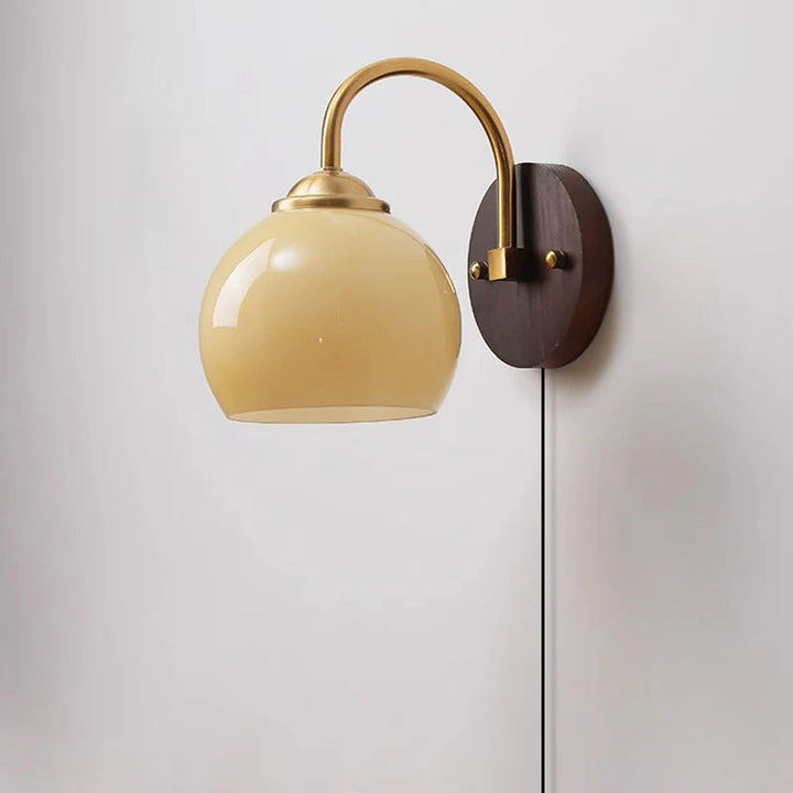 Skanto | Moderne Mid-Century Krem Rund Oval Ask Tre Glass 1-Lys Vegglampe for Soverom