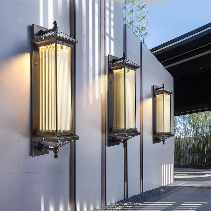 Tradisjonell kinesisk vanntett rektangulær glassmetall 1-lampe vegglampe for utendørs patio | Skanto