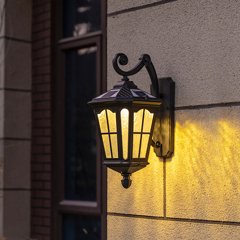 Vanntett vegglampe laget av aluminium og glass med terrasselys