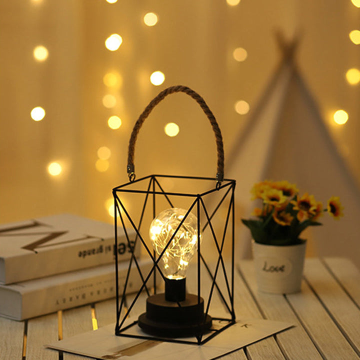 Skanto | Moderne Minimalist Vertikale Stripete Firkantrund Jern LED Bordlampe For Stue