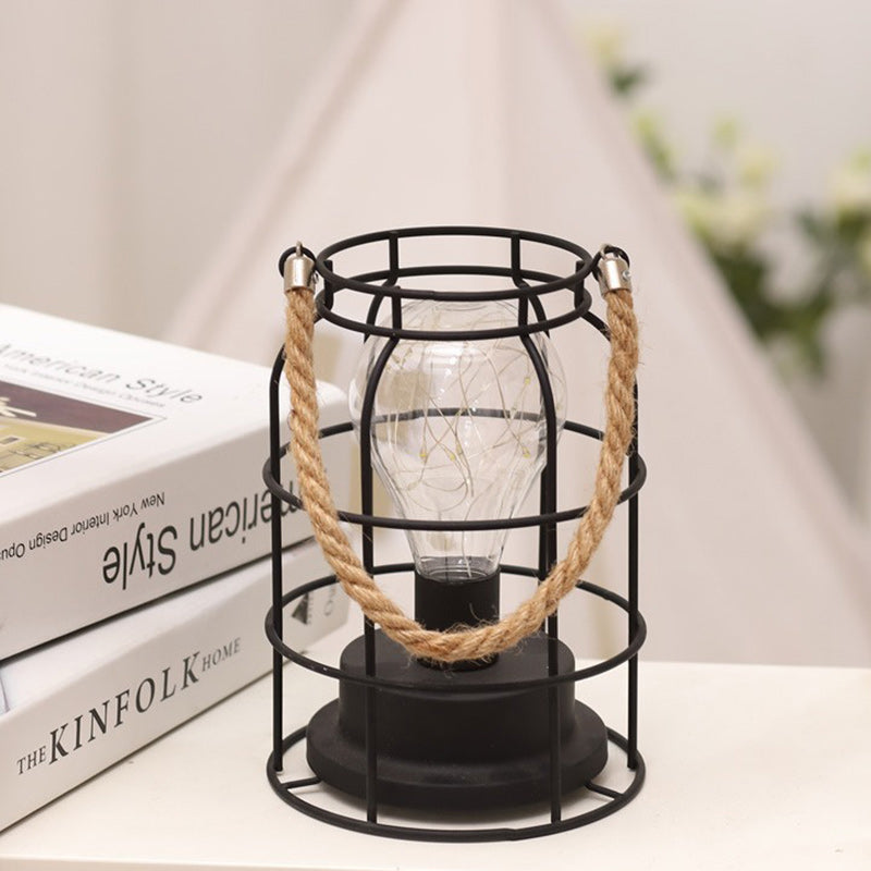 Skanto | Moderne Minimalist Vertikale Stripete Firkantrund Jern LED Bordlampe For Stue
