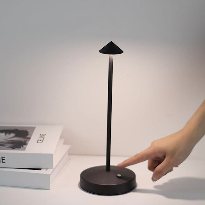 Skanto | Modern Enkelhet Triangel Kjegle Rund Akryl Sylinder Jern LED Bordlampe for Stuen