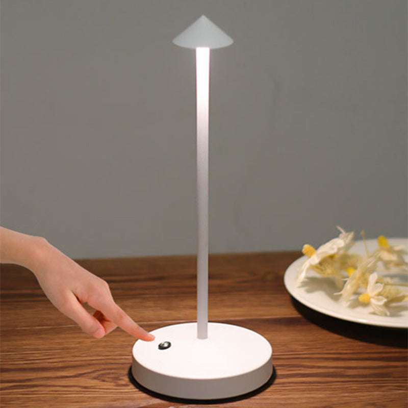 Skanto | Modern Enkelhet Triangel Kjegle Rund Akryl Sylinder Jern LED Bordlampe for Stuen