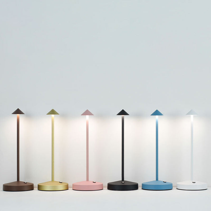Skanto | Modern Enkelhet Triangel Kjegle Rund Akryl Sylinder Jern LED Bordlampe for Stuen