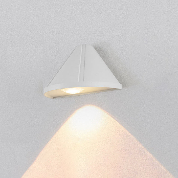 Moderne Minimalistisk Triangel Vanntett Linse Aluminium LED Vegglampe For Utendørs Patio | Skanto