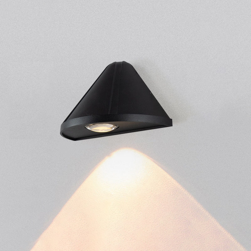 Moderne Minimalistisk Triangel Vanntett Linse Aluminium LED Vegglampe For Utendørs Patio | Skanto