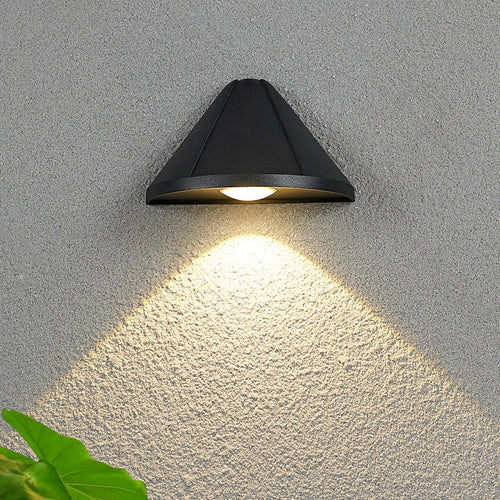 Trekantet, vanntett LED-vegglampe av aluminium for terrassen