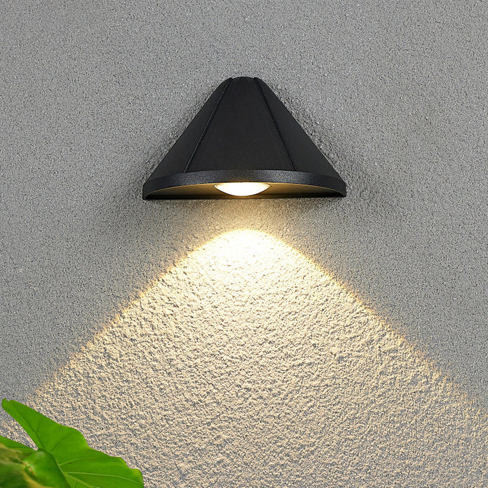 Moderne Minimalistisk Triangel Vanntett Linse Aluminium LED Vegglampe For Utendørs Patio | Skanto