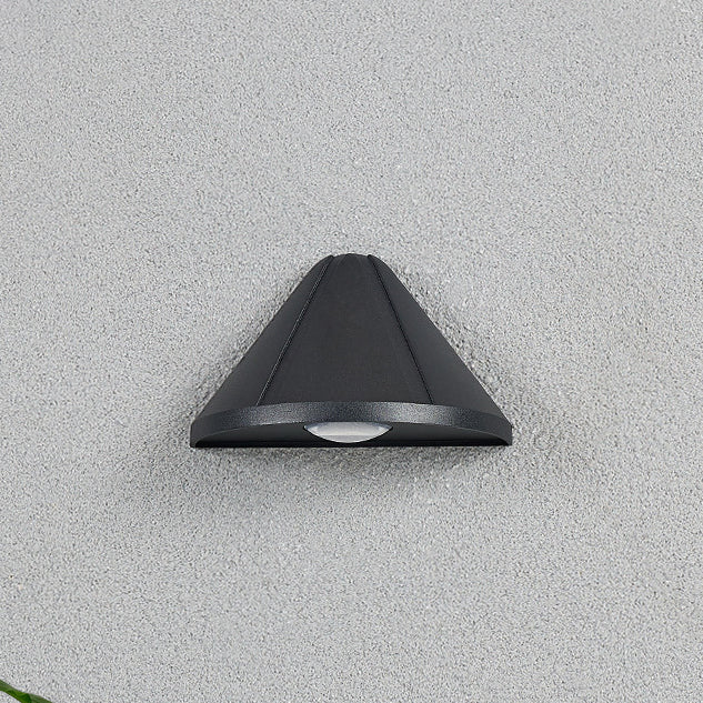 Moderne Minimalistisk Triangel Vanntett Linse Aluminium LED Vegglampe For Utendørs Patio | Skanto