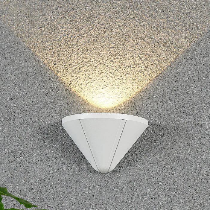 Moderne Minimalistisk Triangel Vanntett Linse Aluminium LED Vegglampe For Utendørs Patio | Skanto