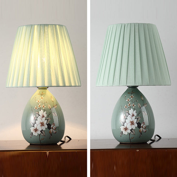 Skanto | Tradisjonelt kinesisk blomsterdesign rund vifte stoff keramikk 1-lys bordlampe til stuen