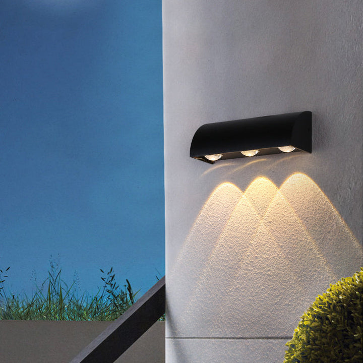 Moderne Enkelthet Vanntett Buet Sylinderformet Aluminium PC LED Vegglampe For Utendørs Terrasse | Skanto