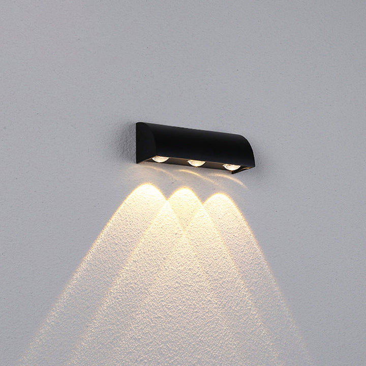 Moderne Enkelthet Vanntett Buet Sylinderformet Aluminium PC LED Vegglampe For Utendørs Terrasse | Skanto