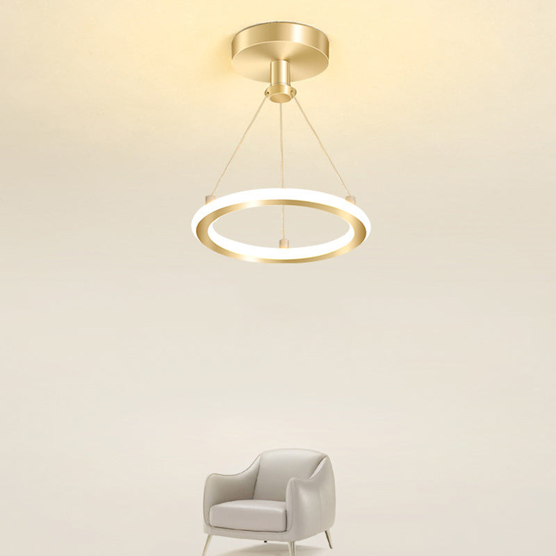 Skanto | Moderne Nordisk Rund Metall Silica LED Semi-Flush Mount Taklampe for Korridor
