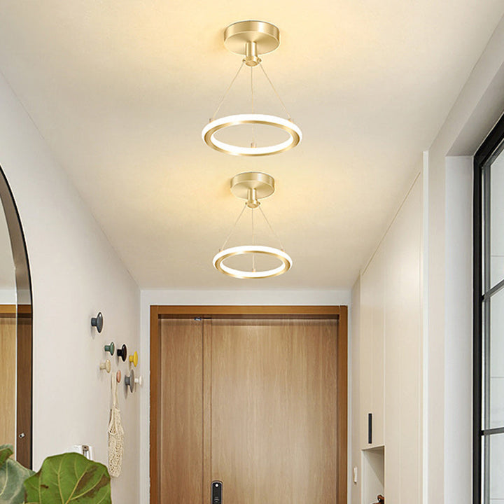 Skanto | Moderne Nordisk Rund Metall Silica LED Semi-Flush Mount Taklampe for Korridor