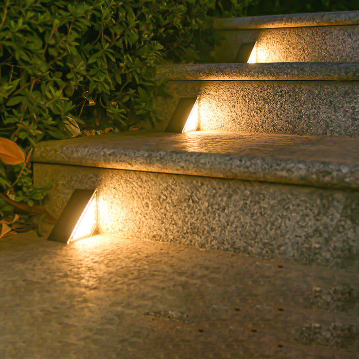 Moderne Enkelhet Sol Vannavstøtende ABS PS Triangel LED Landskapsbelysning Utendørs Lys For Utendørs Terrasse | Skanto