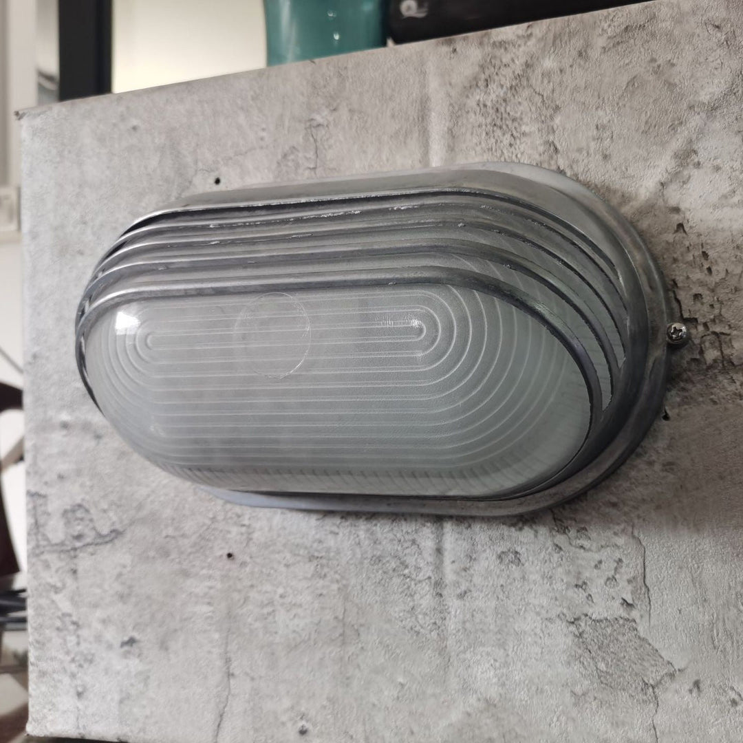 Moderne Industriell Vanntett Aluminiums Glass Frosted Oval Stripet 1-Lys Vegglampe For Utendørs Terrasse | Skanto