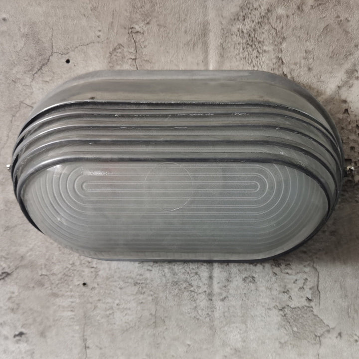 Moderne Industriell Vanntett Aluminiums Glass Frosted Oval Stripet 1-Lys Vegglampe For Utendørs Terrasse | Skanto