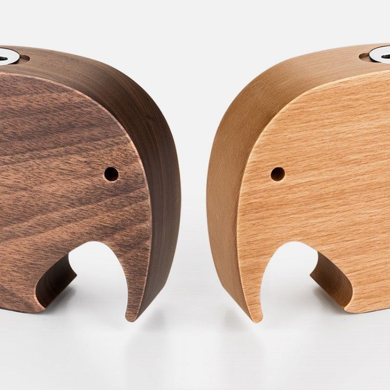 Skanto | Push-To-Dispense Solid Wood Elephant Tannpirkholder