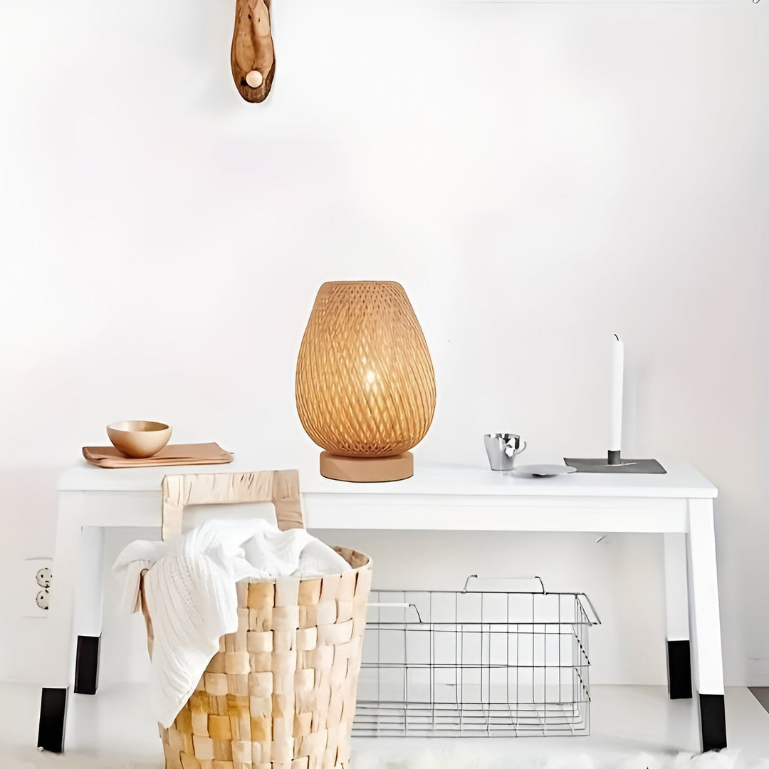 Skanto | Bamboo Bordlampe med USB Strømforsyning – Bærekraftig og Energisparende Design