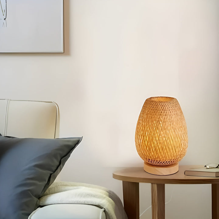 Skanto | Bamboo Bordlampe med USB Strømforsyning – Bærekraftig og Energisparende Design