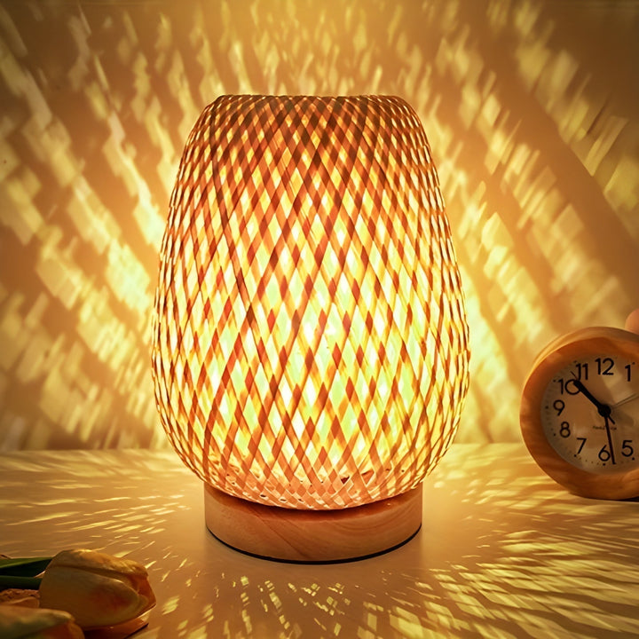 Skanto | Bamboo Bordlampe med USB Strømforsyning – Bærekraftig og Energisparende Design