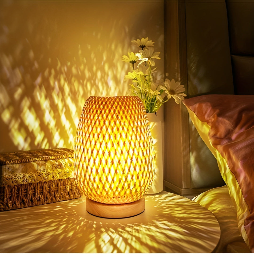 Skanto | Bamboo Bordlampe med USB Strømforsyning – Bærekraftig og Energisparende Design