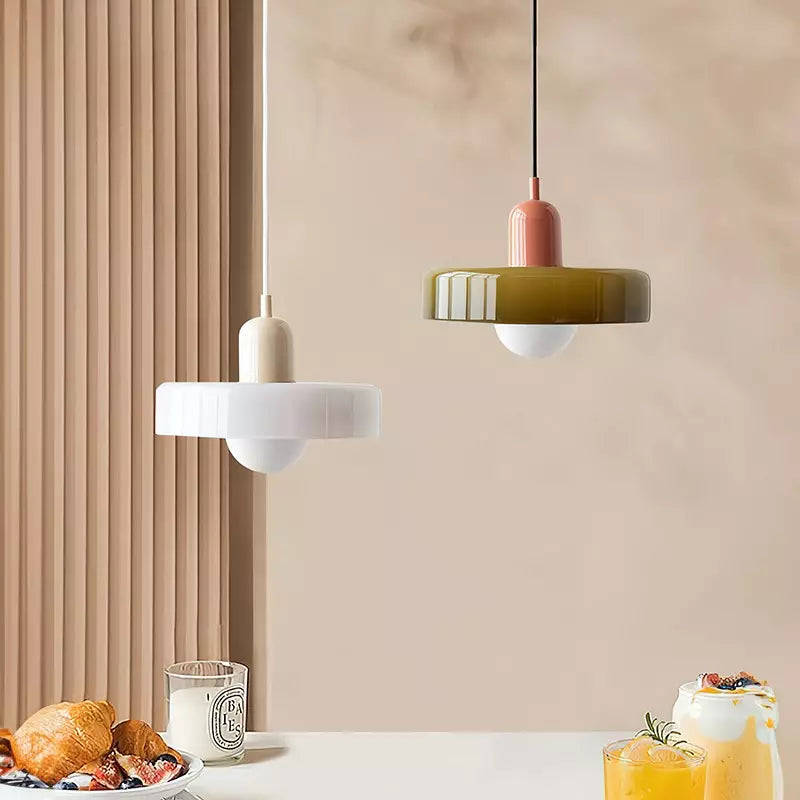 Skanto | Pendellampe laget av farget glass | Elegant hengelampe i Bauhaus-stil | Designlampe for stue og spisestue
