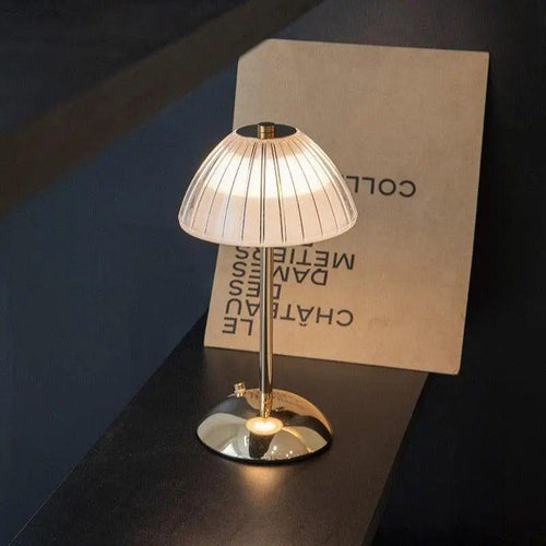 Beacon - LED Krystall Nattbordslampe uten kabel | Skanto