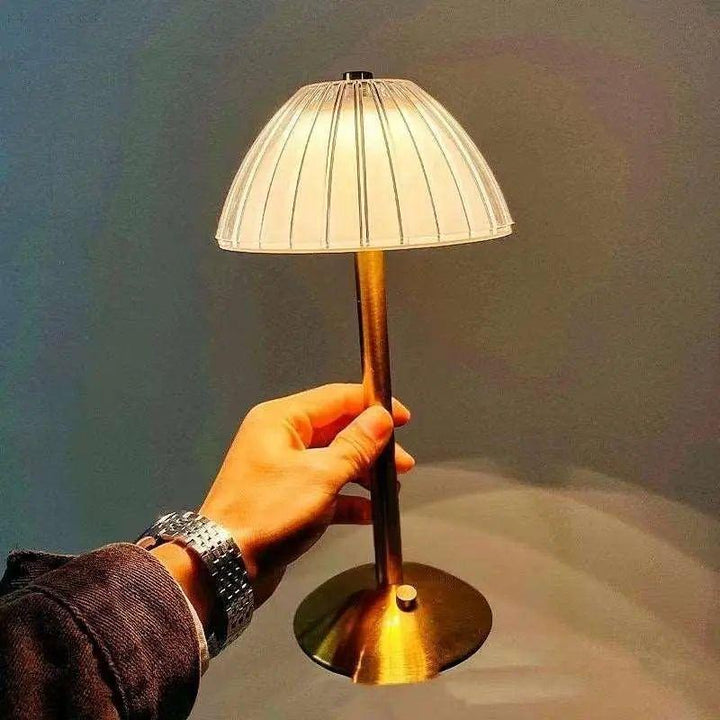 Beacon - LED Krystall Nattbordslampe uten kabel | Skanto