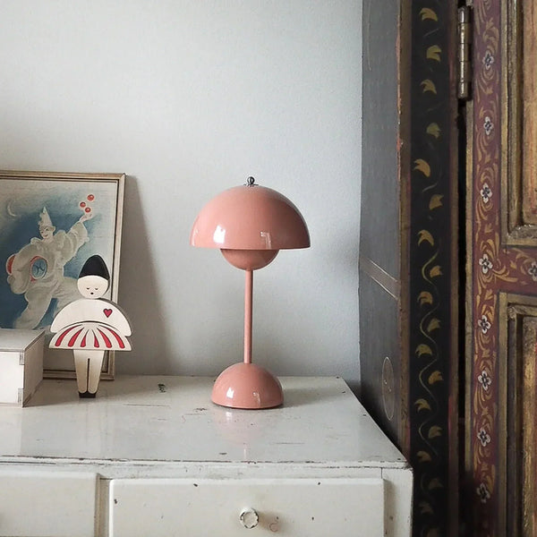 Skanto | Stilfull Auroraglo LED bordlampe for stuen