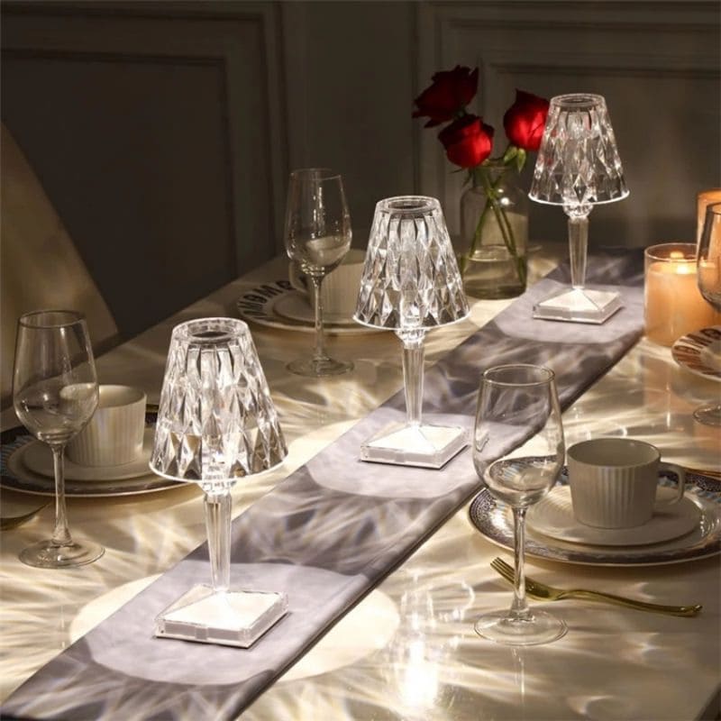 Elegant Krystall Bordlampe for Stue Skanto