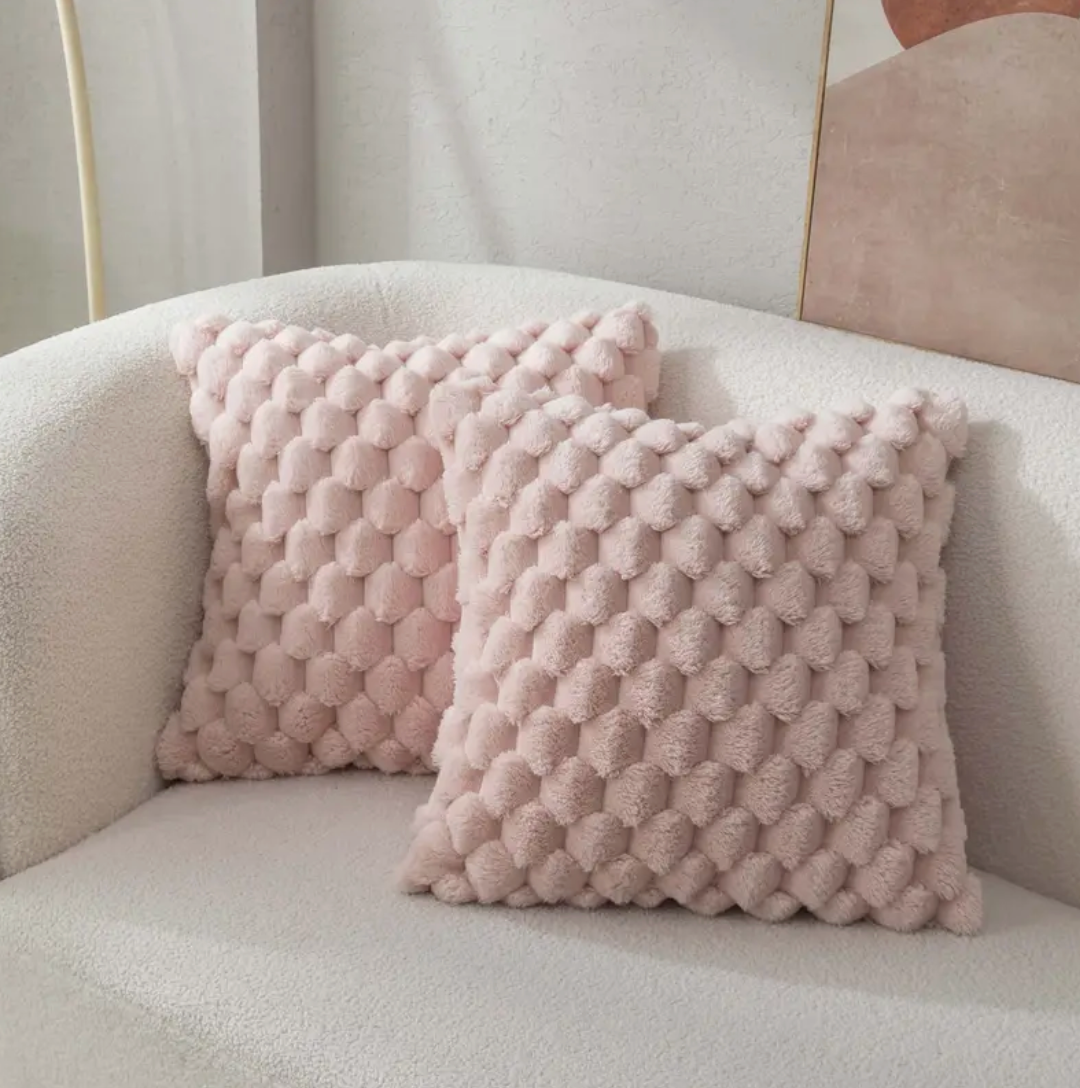 Skanto | Myk pute med fluffy putetrekk