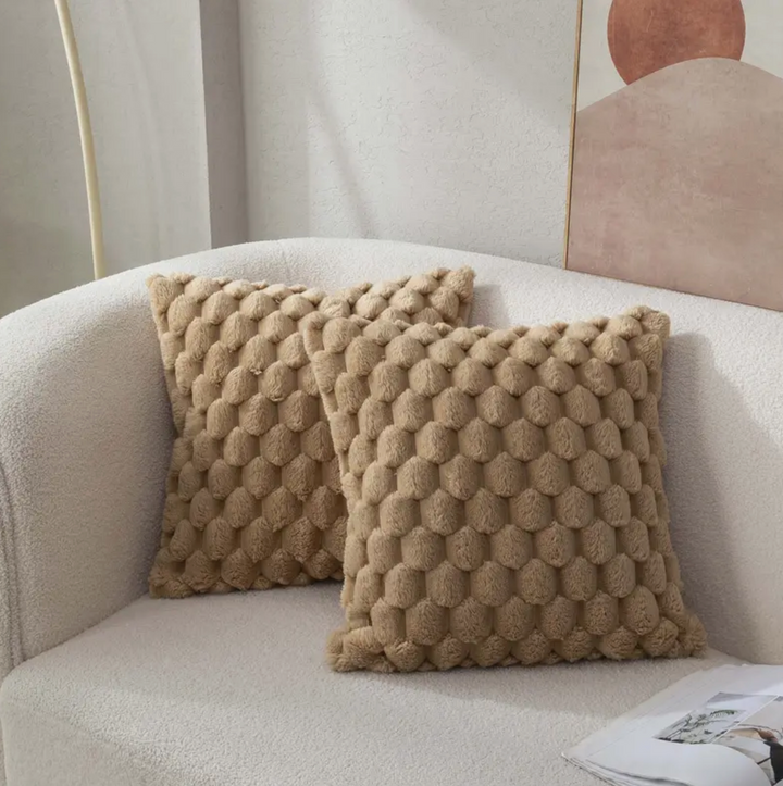 Skanto | Myk pute med fluffy putetrekk