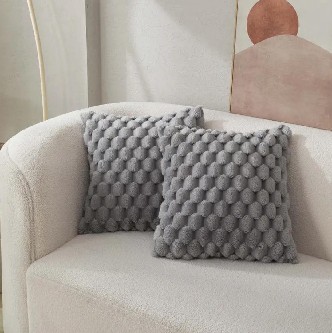 Skanto | Myk pute med fluffy putetrekk