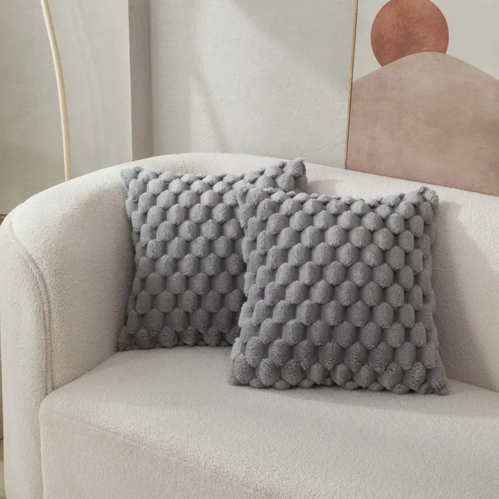 Skanto | Myk pute med fluffy putetrekk