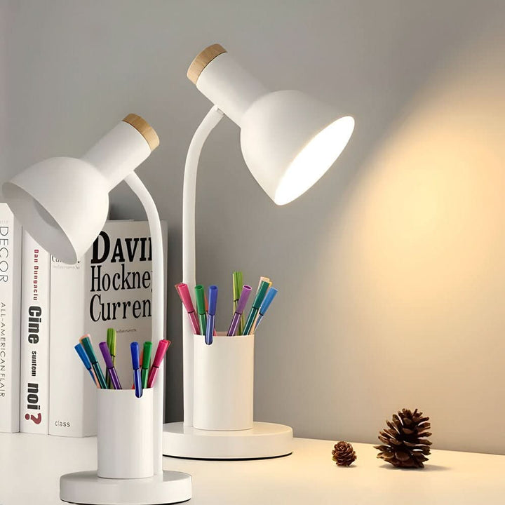 Skanto | LED Bordlampe med Pennholder for Organisering & Stil
