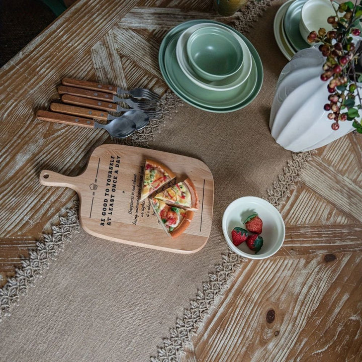 Tischläufer im Boho-Stil mit Jute-Charme