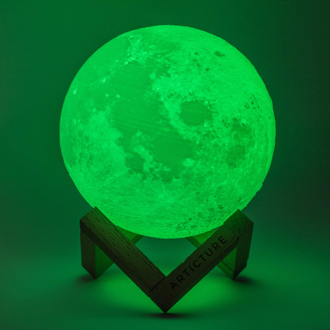 Skanto | Månelampe med trebase 3D bordlampe